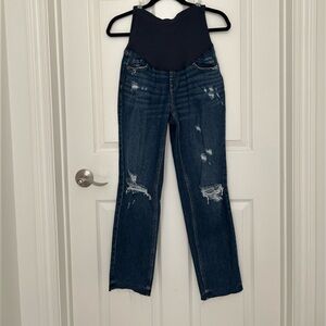 OLD NAVY SLOUCHY/STRAIGHT MATERNITY JEANS 💙